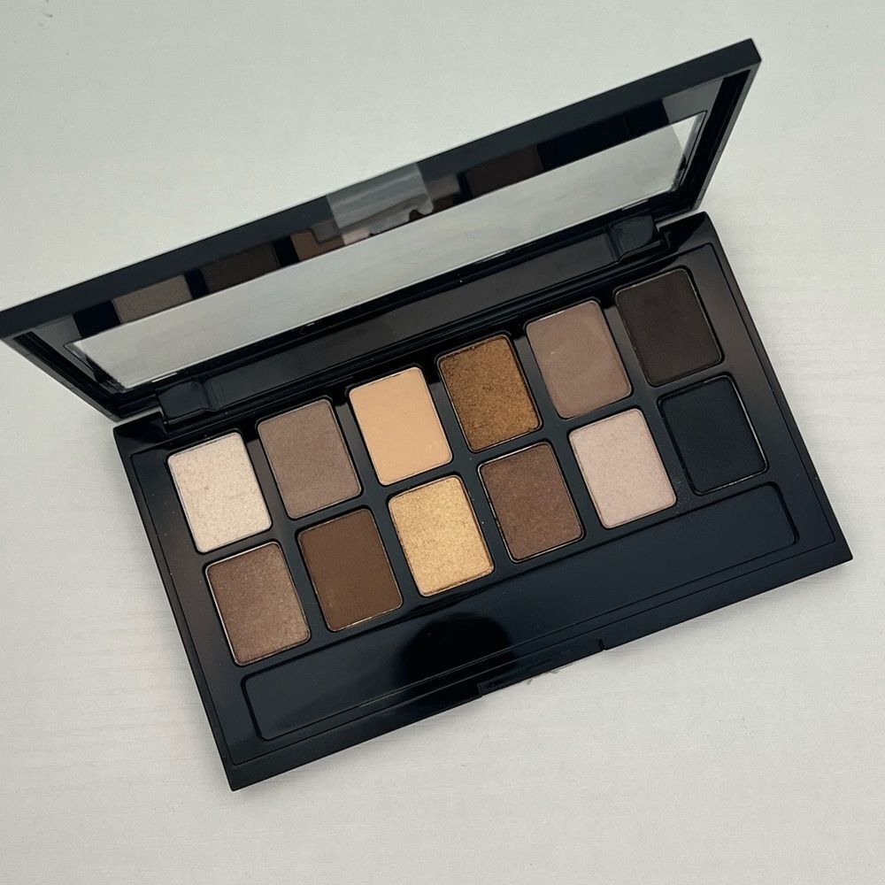 Maybelline The Nudes Eyeshadow Palette